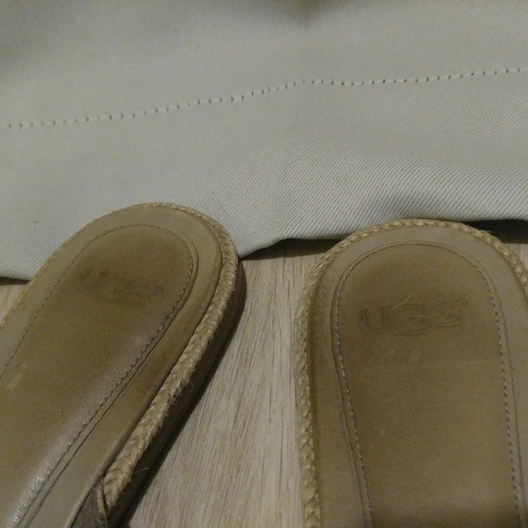 UGG Women's Thong Sandals - Picture 2 of 5